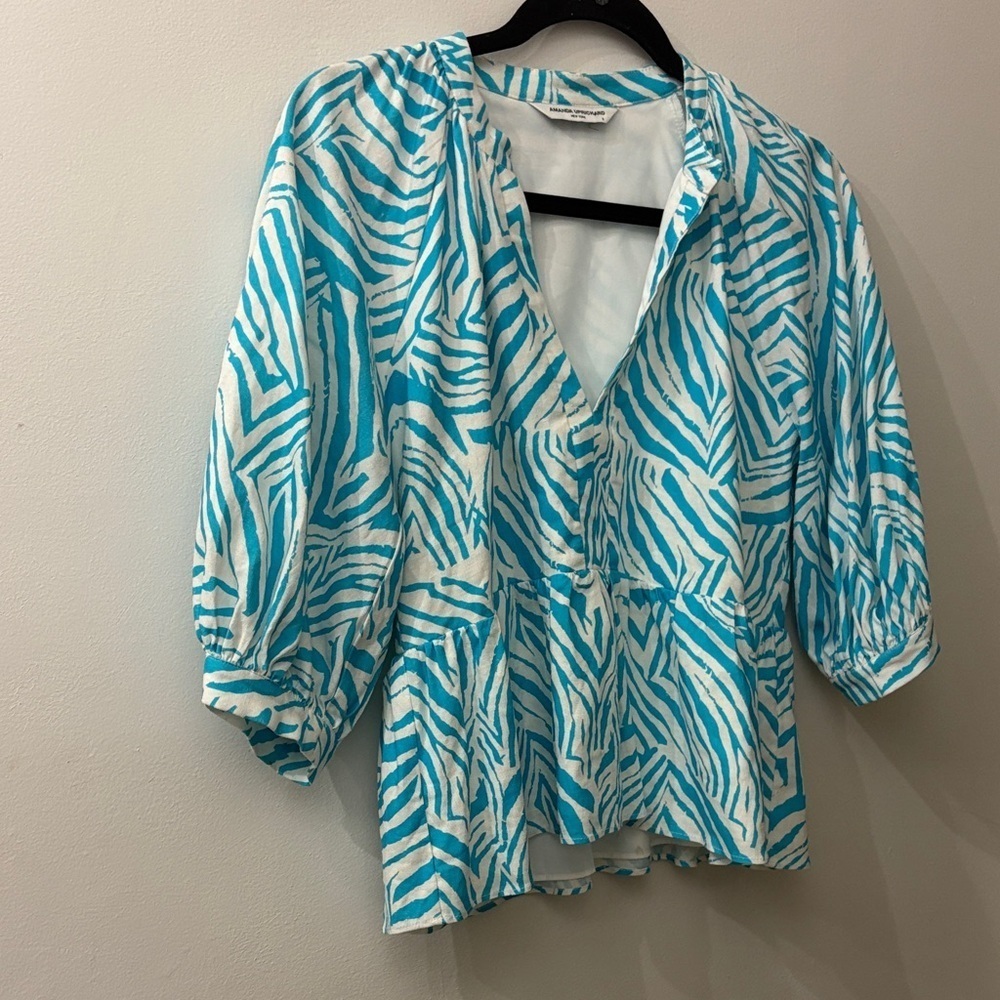 Amanda Uprichard Turquoise and White Patterned Top - size small - puff sleeve